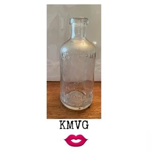 Antique glass Listerine Lambert Pharmacal Company Bottle